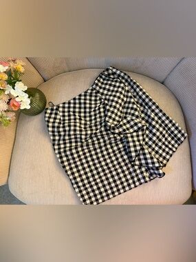 Final Price. H&M Ruffle gingham skirt